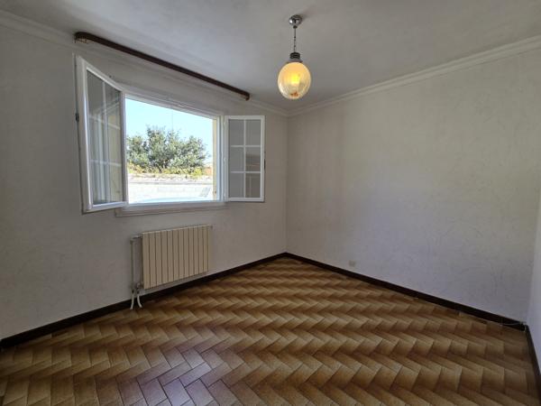 Sorgues (84700) Secteur ROUTE DE CHATEAUNEUF- MAISON PLAIN PIED 78m² - TERRAIN 378M² - GARAGE