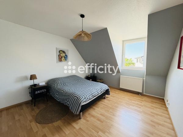 Maison
         5 pièces
        - 105 m² Exclusivité 274 500 € *