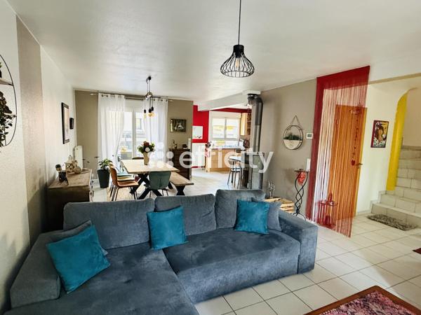 Maison
         5 pièces
        - 105 m² Exclusivité 274 500 € *