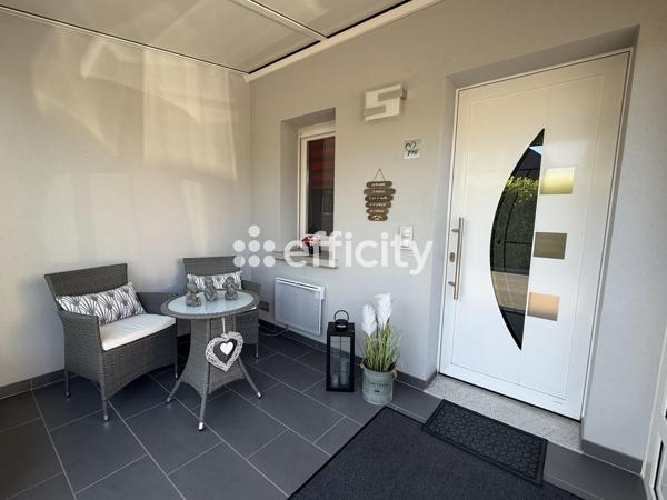 Maison
         5 pièces
        - 105 m² Exclusivité 274 500 € *