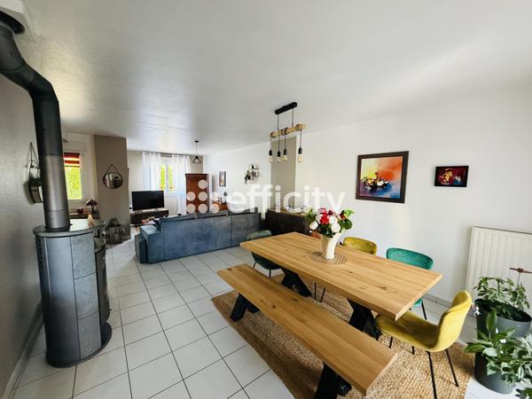 Maison
         5 pièces
        - 105 m² Exclusivité 274 500 € *