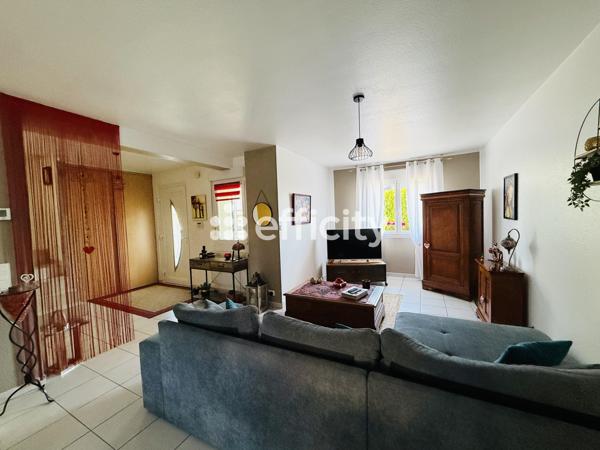 Maison
         5 pièces
        - 105 m² Exclusivité 274 500 € *