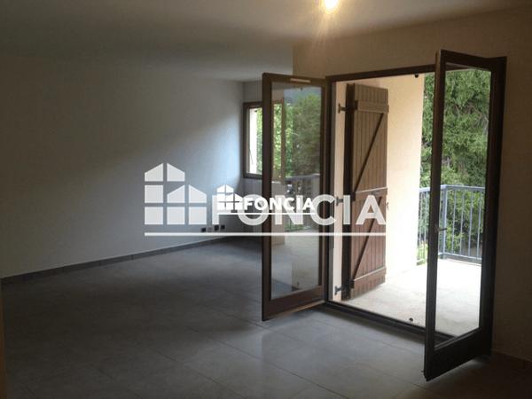 Location Appartement 4 pièces 85.2 m² - 8 RUE DU REPOS Vif 38450