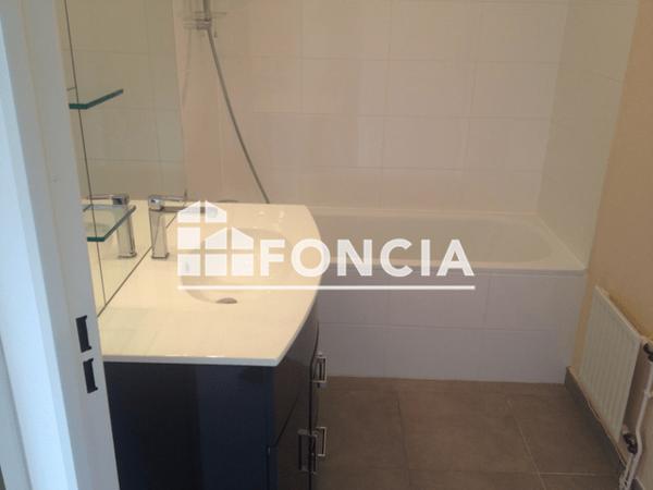 Location Appartement 4 pièces 85.2 m² - 8 RUE DU REPOS Vif 38450