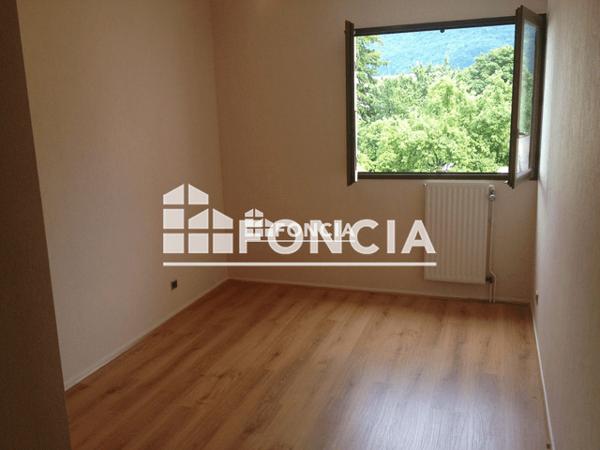 Location Appartement 4 pièces 85.2 m² - 8 RUE DU REPOS Vif 38450