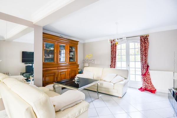 MAISON INDEPENDANTE - EMY LES PRES €580 000 ** - Référence 1956