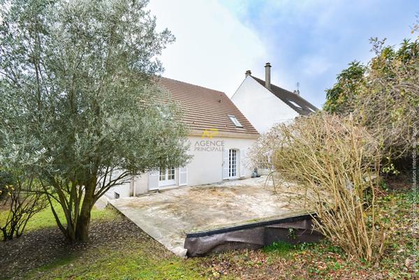 MAISON INDEPENDANTE - EMY LES PRES €580 000 ** - Référence 1956
