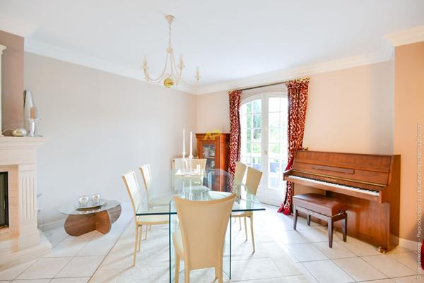 MAISON INDEPENDANTE - EMY LES PRES €580 000 ** - Référence 1956