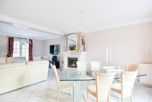 MAISON INDEPENDANTE - EMY LES PRES €580 000 ** - Référence 1956