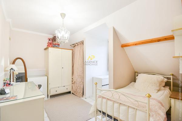 MAISON INDEPENDANTE - EMY LES PRES €580 000 ** - Référence 1956