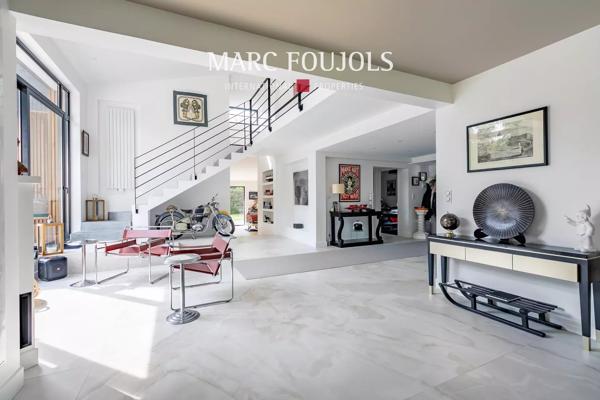 Villa d’architecte avec dépendance sur grand parc
