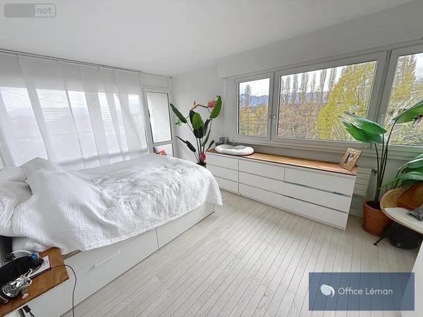 Appartement à vendre à Ferney-Voltaire dans l'Ain (01210), ref : 01047-829