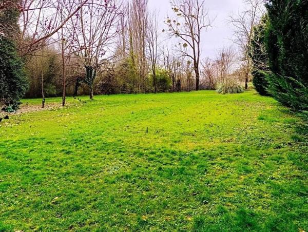 toiture rénovée , isolation récente ,vie de plain-pied