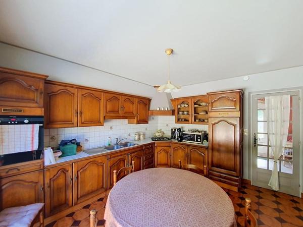 EXCLUSIVITÉ LANGUIDIC : Maison familiale sur plus de 4 000 m² de terrain
