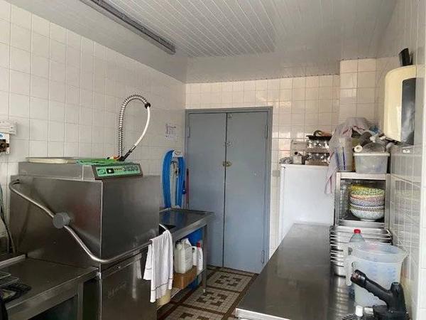 Sur l'axe LES SABLES-LA ROCHE un hôtel-Bar-Restaurant