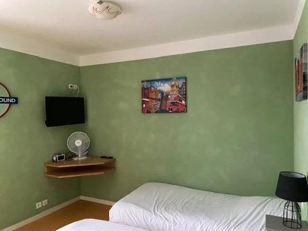 Sur l'axe LES SABLES-LA ROCHE un hôtel-Bar-Restaurant