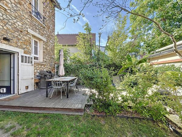 Maison ancienne 3/4 chambres + bureau à 12min RER