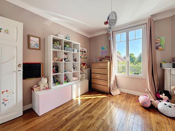 Maison ancienne 3/4 chambres + bureau à 12min RER