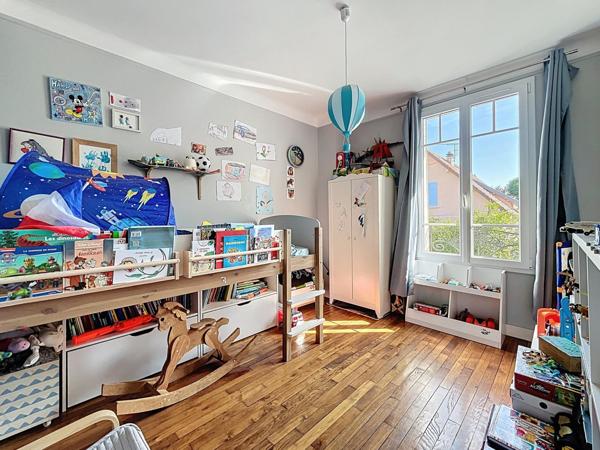 Maison ancienne 3/4 chambres + bureau à 12min RER