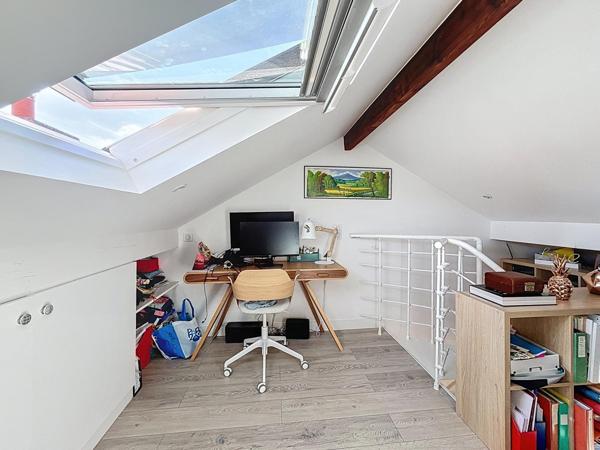 Maison ancienne 3/4 chambres + bureau à 12min RER