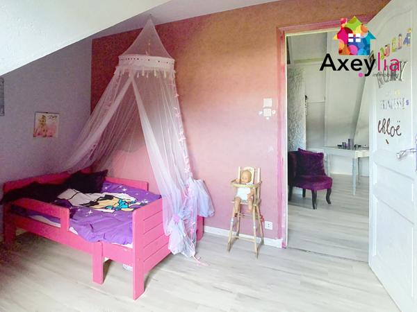 Le Coteau (42120) A VENDRE- PROCHE LE COTEAU- MAISON 4 CHAMBRES SUR TERRAIN DE 2500 M2 AVEC PISCINE