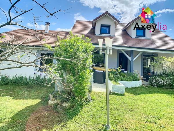 Le Coteau (42120) A VENDRE- PROCHE LE COTEAU- MAISON 4 CHAMBRES SUR TERRAIN DE 2500 M2 AVEC PISCINE