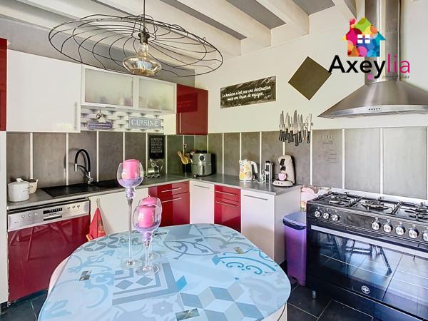 Le Coteau (42120) A VENDRE- PROCHE LE COTEAU- MAISON 4 CHAMBRES SUR TERRAIN DE 2500 M2 AVEC PISCINE