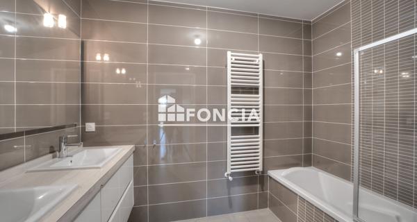 À vendre Appartement 3 pièces 71 m² - Ferney-voltaire 01210