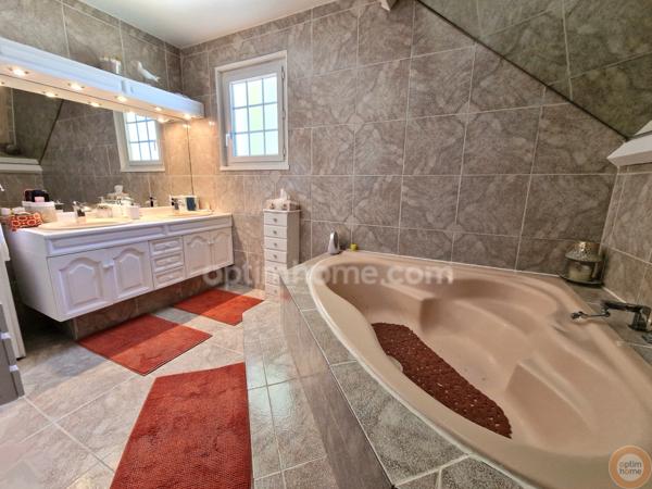 Pavillon rénové 3 chambres + sous sol