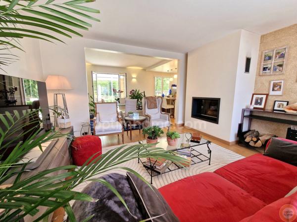 Pavillon rénové 3 chambres + sous sol