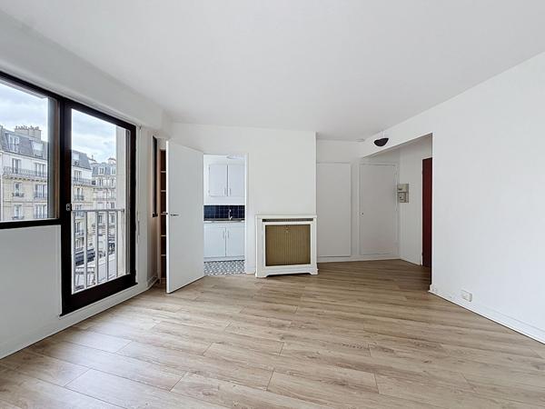 Studio avec ascenseur - Croix-Nivert / Square Saint-Lambert - PARIS