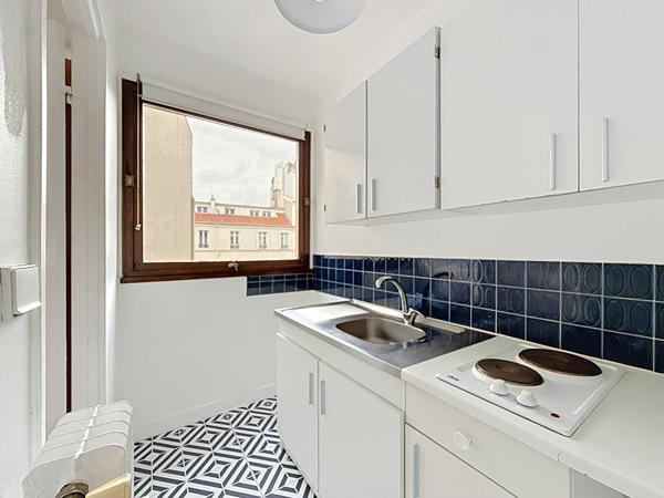 Studio avec ascenseur - Croix-Nivert / Square Saint-Lambert - PARIS