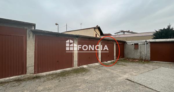 Location Parking 16 m² - Le Péage-de-roussillon 38550