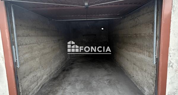Location Parking 16 m² - Le Péage-de-roussillon 38550