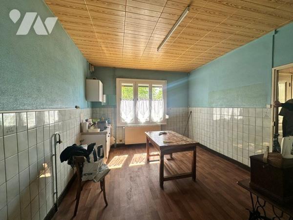 ARC-LES-GRAY (70100) – Maison avec terrain, garage et cave