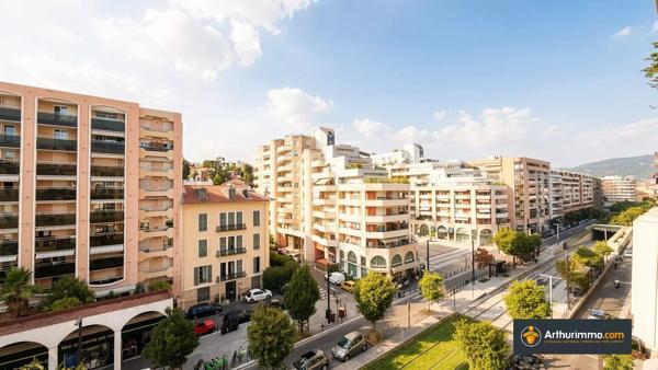 Vente                                                      Appartement
                        
                     1 pièces                      25 m2                     à Nice