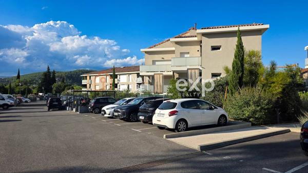 83210 SOLLIES-PONT - DUPLEX 4 PIECES AVEC 2 TERRASSES 2 PARKINGS PRIVÉS - QUARTIER CENTRE- BUS ZOU 849 – 881 - 882