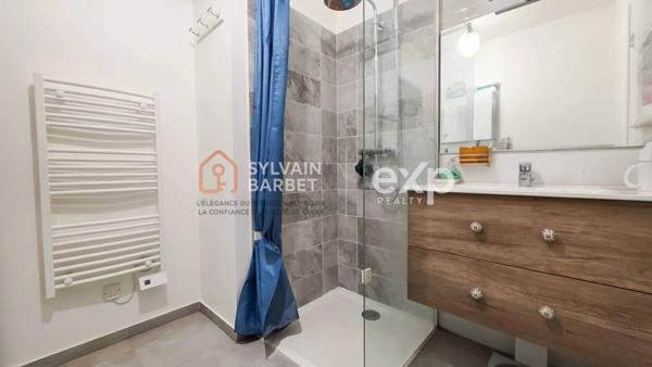 83210 SOLLIES-PONT - DUPLEX 4 PIECES AVEC 2 TERRASSES 2 PARKINGS PRIVÉS - QUARTIER CENTRE- BUS ZOU 849 – 881 - 882