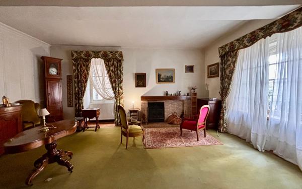 Maison à vendre    8 pièces •  Montmorillon