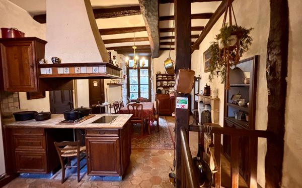 Maison à vendre    8 pièces •  Montmorillon