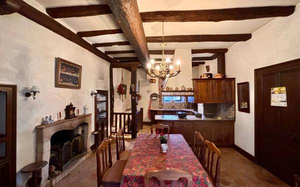 Maison à vendre    8 pièces •  Montmorillon