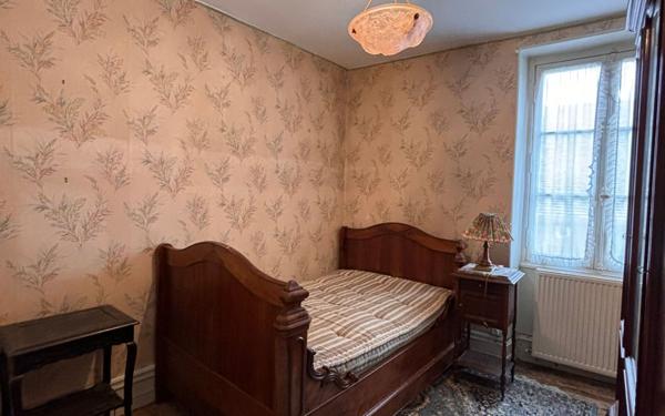 Maison à vendre    8 pièces •  Montmorillon