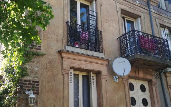 Appartement à vendre    10 pièces • 702 m2 Villeneuve-le-Roi