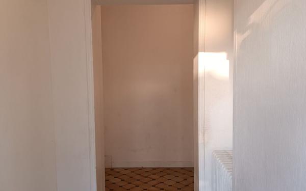 Appartement à vendre    10 pièces • 702 m2 Villeneuve-le-Roi