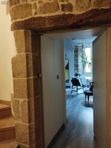 Duplex à vendre à Guingamp dans les Côtes-d'Armor (22200), ref : 00413FR   
centre ville