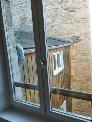 Duplex à vendre à Guingamp dans les Côtes-d'Armor (22200), ref : 00413FR   
centre ville