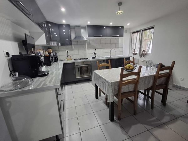 MAISON DE VILLE RENOVEE AVEC ATELIER