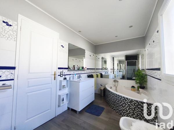 Maison à vendre 8 pièces 225 m² Baho