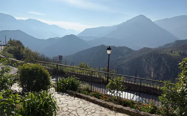 Maison à vendre    3 pièces •  La Tour