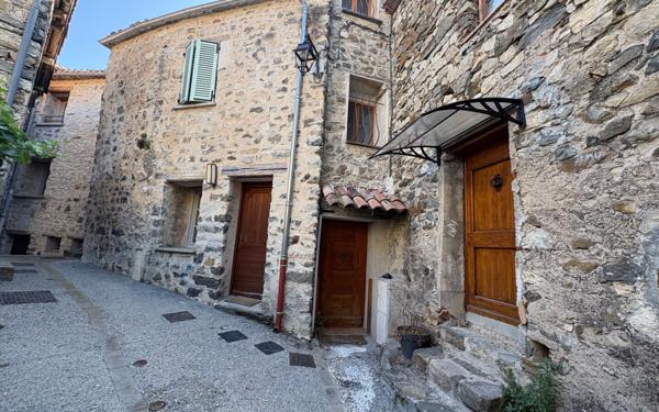 Maison à vendre    3 pièces •  La Tour